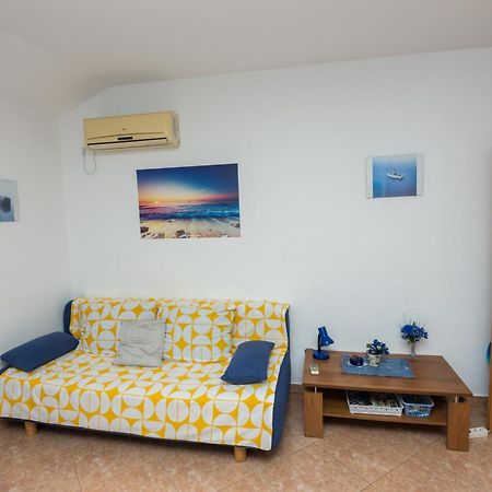 Apartment Rb Omišalj Exterior foto